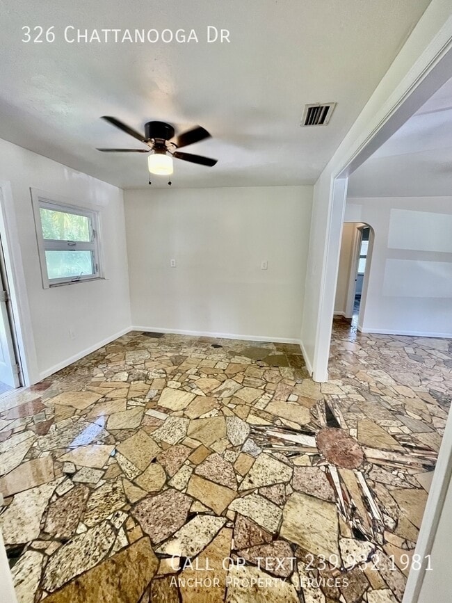 Building Photo - 326 Chattanooga Dr