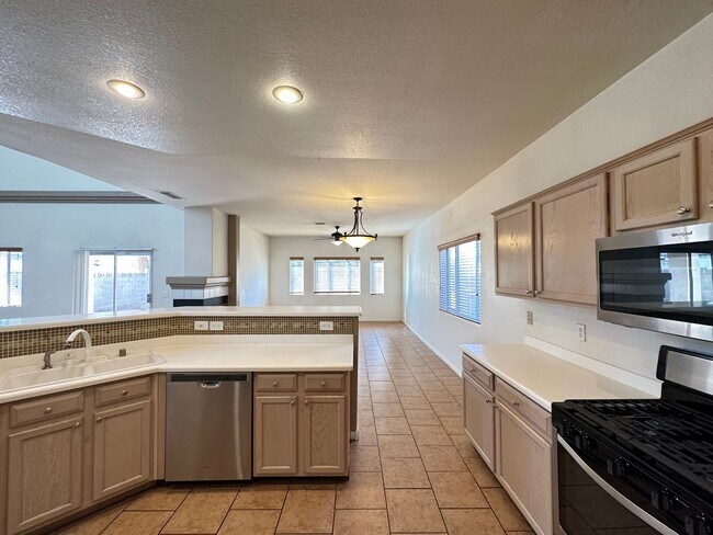 Building Photo - TIMBER CREEK VILLAGE