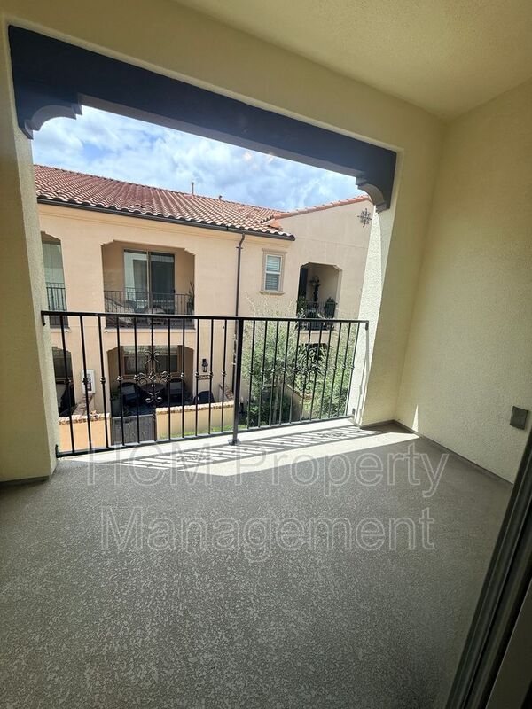 Building Photo - 412 El Paseo