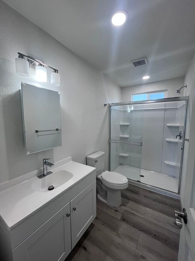 Building Photo - 202-204 Calla Avenue