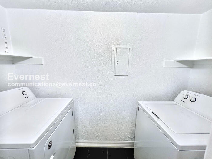 Building Photo - 5565 Preston Oaks Rd