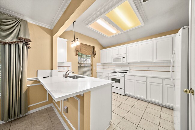 Building Photo - 1511 Brook Grove Dr