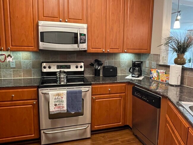 Building Photo - 1711 Old Spanish Trl