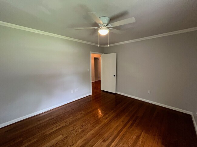 Building Photo - Beautiful 4 Bedroom with 4 Baths