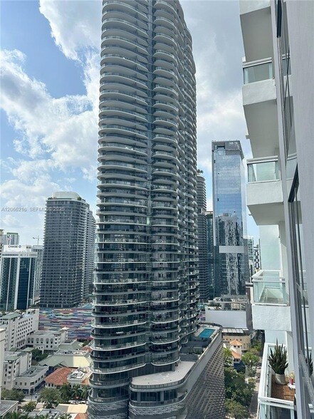 Building Photo - 1080 Brickell Ave