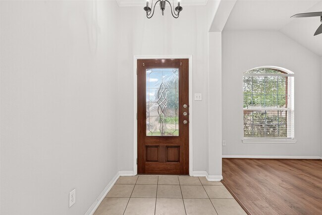 Building Photo - 6030 Wildbriar Ln