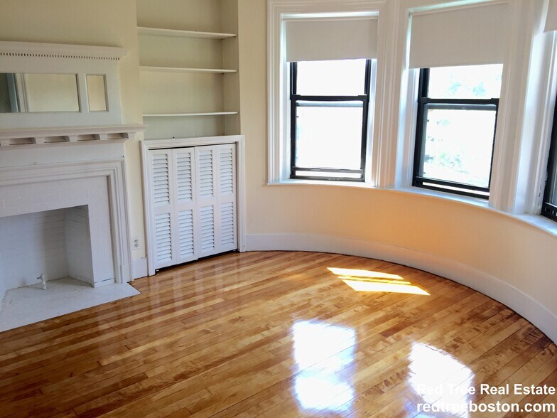 Building Photo - 21 Brighton Ave