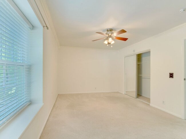 Building Photo - Check out this amazingly located 3 bed/2 b...