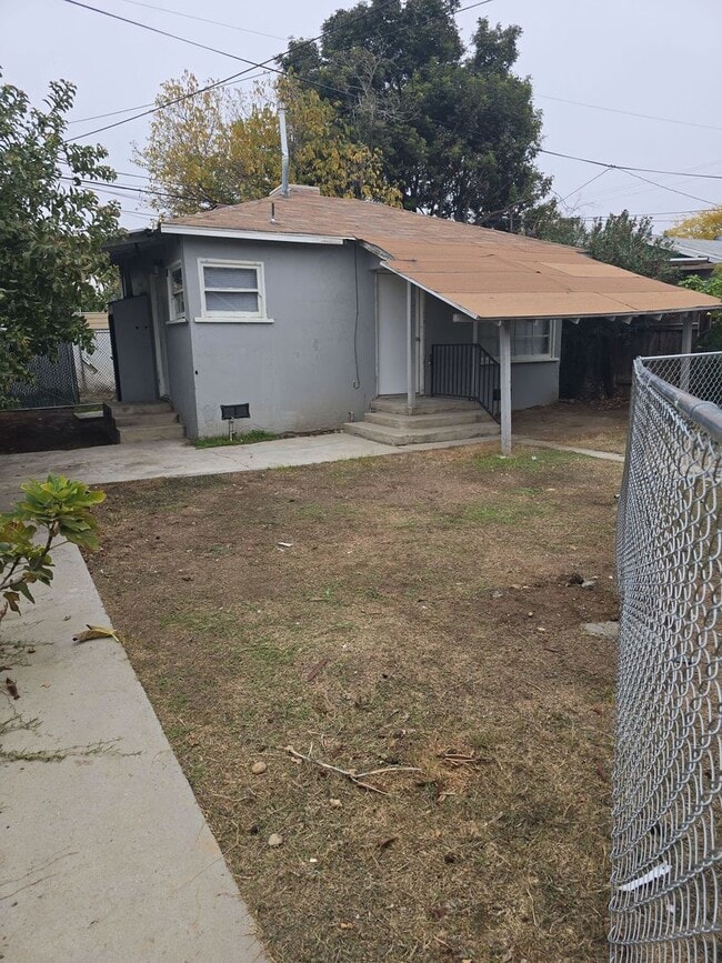 Building Photo - 924 Height St