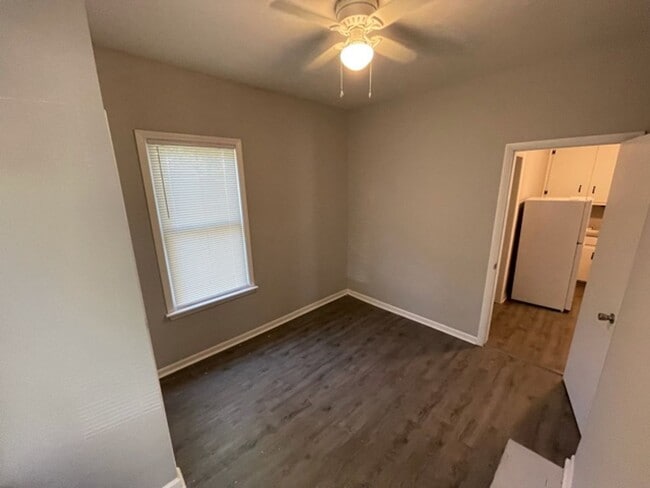 Building Photo - Adorable 2 bd 1 ba home . Located in Besse...