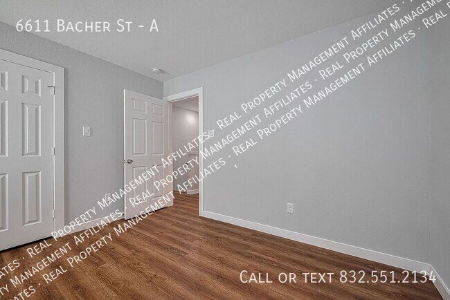 Building Photo - 6611 Bacher St