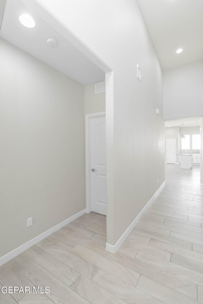 Building Photo - 13815 Paseo De Plata Dr