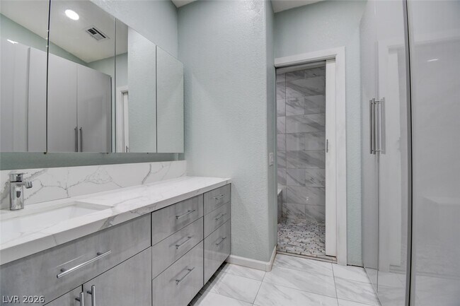 Building Photo - 8316 Vantare Ct