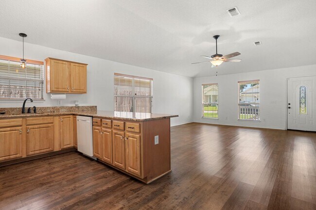 Building Photo - 5841 Last Big Tree Ln