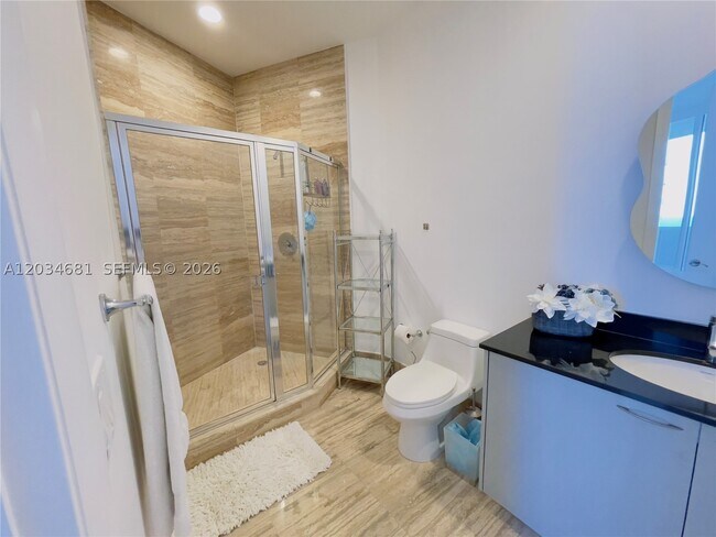 Building Photo - 16001 Collins Ave