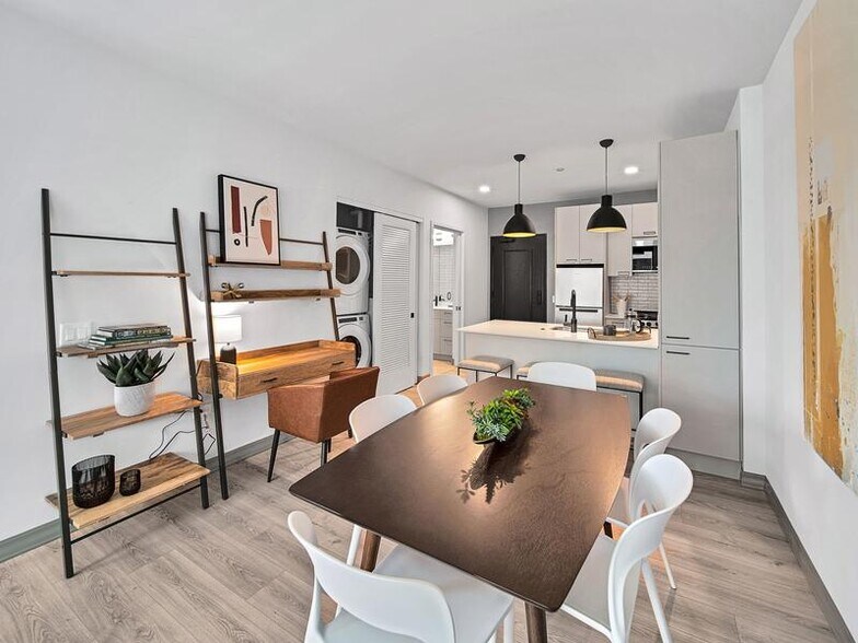 Building Photo - 2155 N Elston Ave