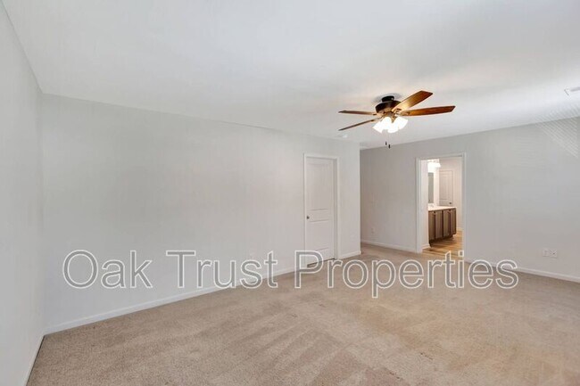 Building Photo - 215 Goshen Rd