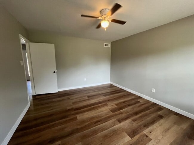 Building Photo - Renovated 3 Bedroom 1.5 Bath Home for Rent!