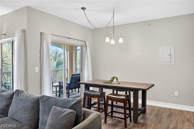 Building Photo - 6481 Aragon Way