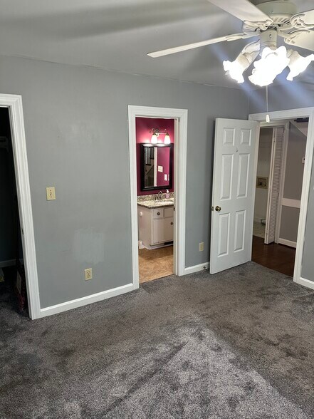 Building Photo - 2500 Saint Christopher Cir SW