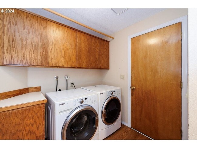 Building Photo - Bright, Open Living with Vaulted Ceilings ...
