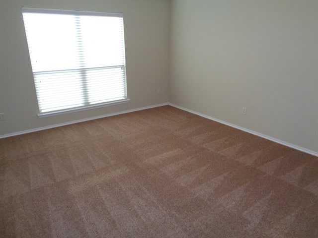 Building Photo - 1000 Churchill Dr