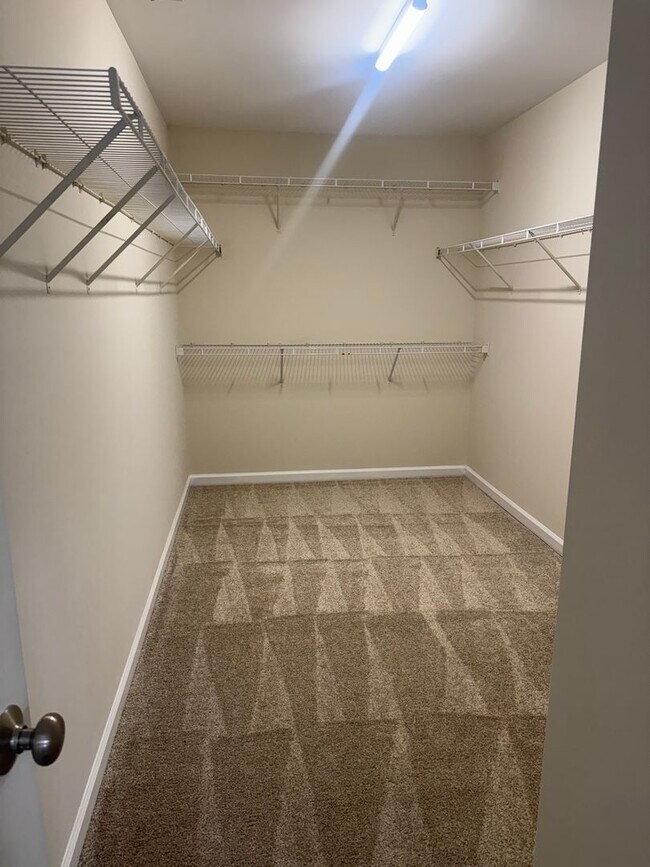 Building Photo - Charming 4br/2.5ba in SE Raleigh, Avail Now!