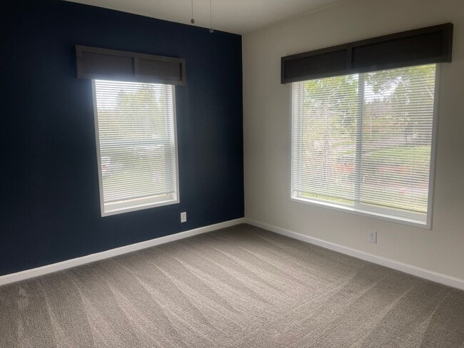 Building Photo - 3bed 2bath + bonus room, natural landscaping, Split Floor Plan Lower Magalia Paradise Pines