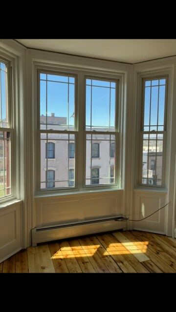 Building Photo - 184 1st St