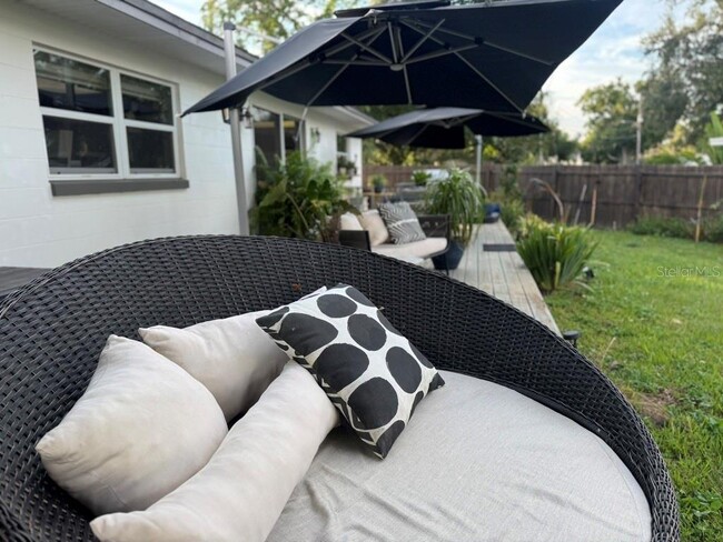 Building Photo - 1815 Barker Dr