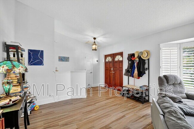 Building Photo - 2700 Yarmouth Dr