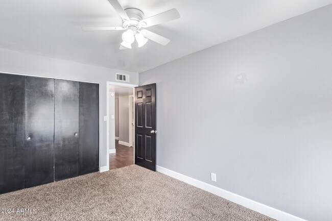 Building Photo - 8902 E Cholla St