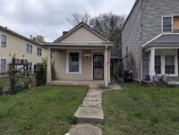 Building Photo - Gorgeous renovated 2 bedroom house!