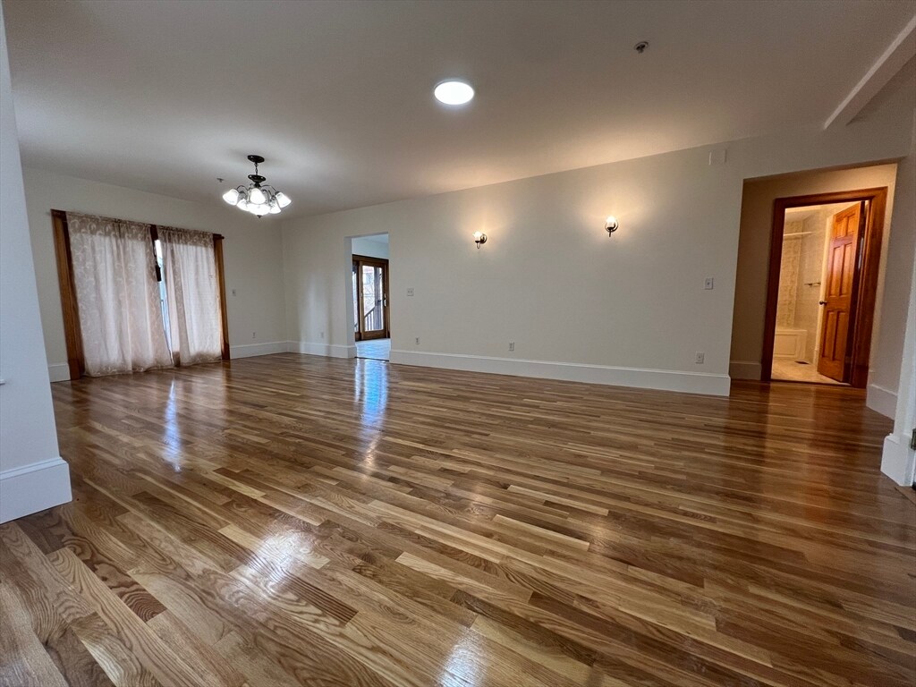 Building Photo - 128 Buttonwood St
