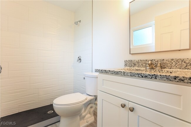 Building Photo - 5292 Trekell St