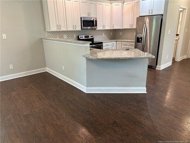 Building Photo - 919 Carolina Ave