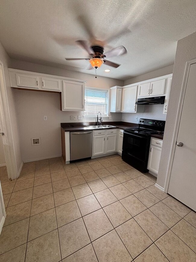 Building Photo - 532 Jeffdale Dr