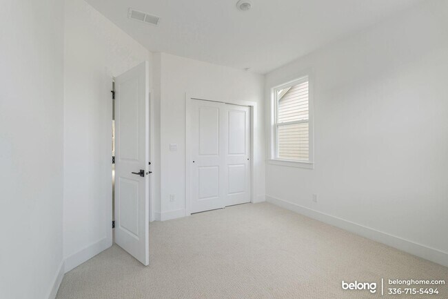 Building Photo - 2120 Opulent Oaks Ln