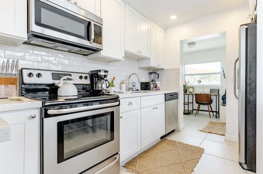 Building Photo - 415 S C St