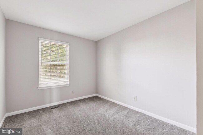 Building Photo - 16864 Miranda Ln