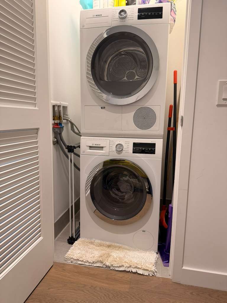 Building Photo - 75 Park Ln S