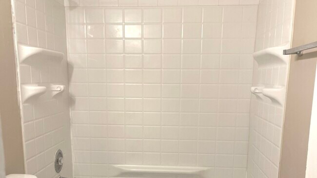 Building Photo - 1035 Higgins Quarters Dr