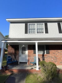 Building Photo - 718 Augusta St