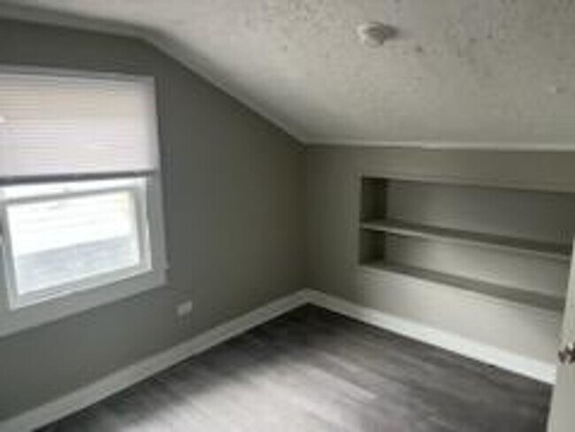 Building Photo - 4BR/2BA House- Newly renovated