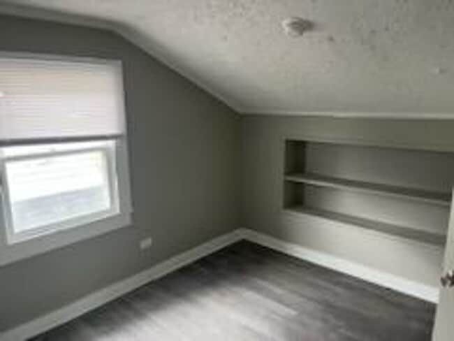 Building Photo - 4BR/2BA House-LEASING SPECIAL MOVE IN BY 1/1/2026 ** 1/2 price Security Deposit and 2nd month free