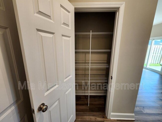 Building Photo - 231 HAISLEY RUN