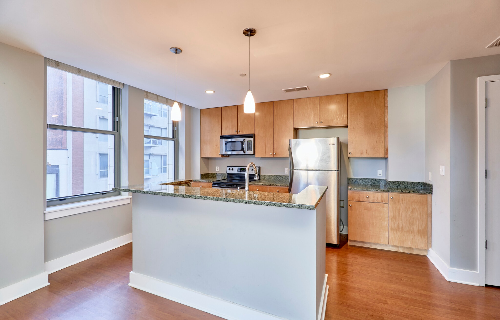 Building Photo - 314 N Broadway