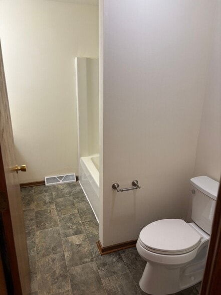 Building Photo - 308 Lexington Dr