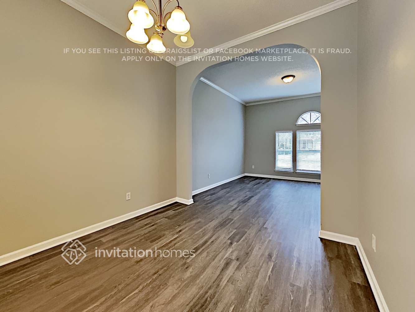 Building Photo - 3939 Armitage Dr
