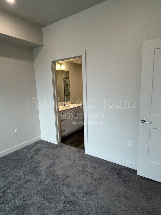 Building Photo - 155 9th St